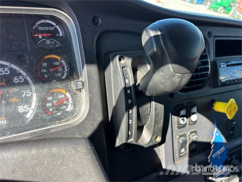 Freightliner M2 106 4x2 Moving Van Truck Fast kasse