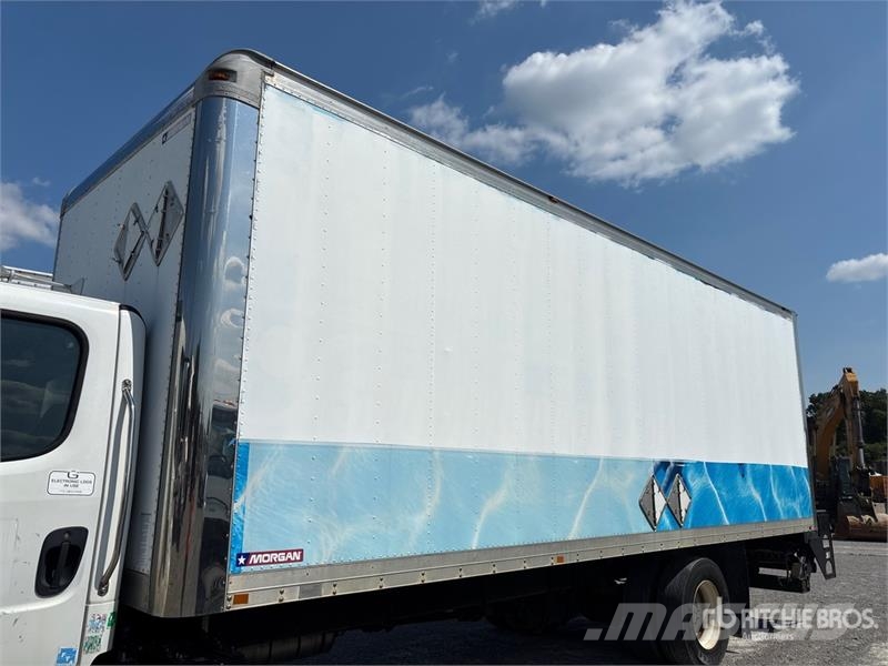 Freightliner M2 106 4x2 Van Truck Грузовики-Фургоны