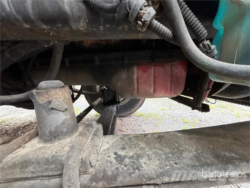 Freightliner M2 106 4x2 Van Truck (Inoperable) 貨箱式卡車