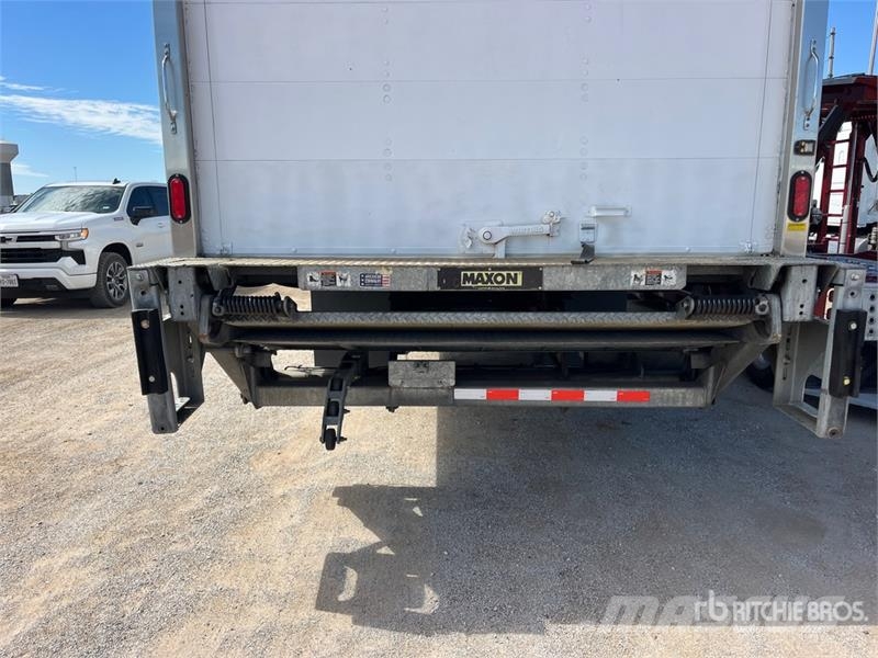 Freightliner M2 106 4x2 Van Truck Furgons