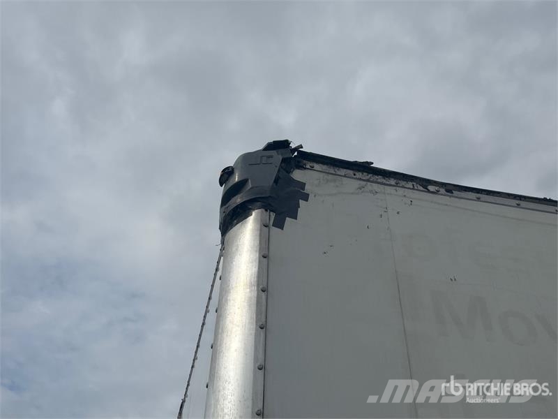Freightliner M2 106 4x2 Van Truck شاحنات ذات هيكل صندوقي