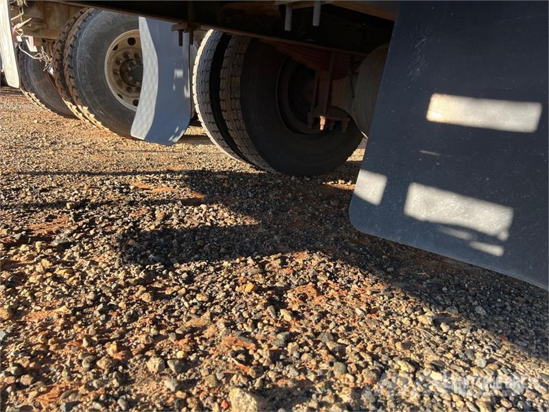 Freightliner M2 106 4x2 Van Truck Box trucks