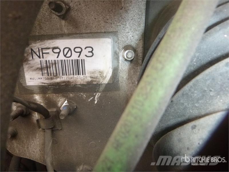 Freightliner M2 106 4x2 Van Truck Camiones con caja de remolque