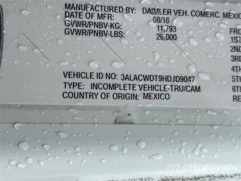 Freightliner M2 106 4x2 Van Truck شاحنات ذات هيكل صندوقي