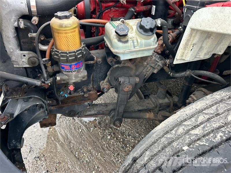 Freightliner M2 106 4x2 Van Truck شاحنات ذات هيكل صندوقي