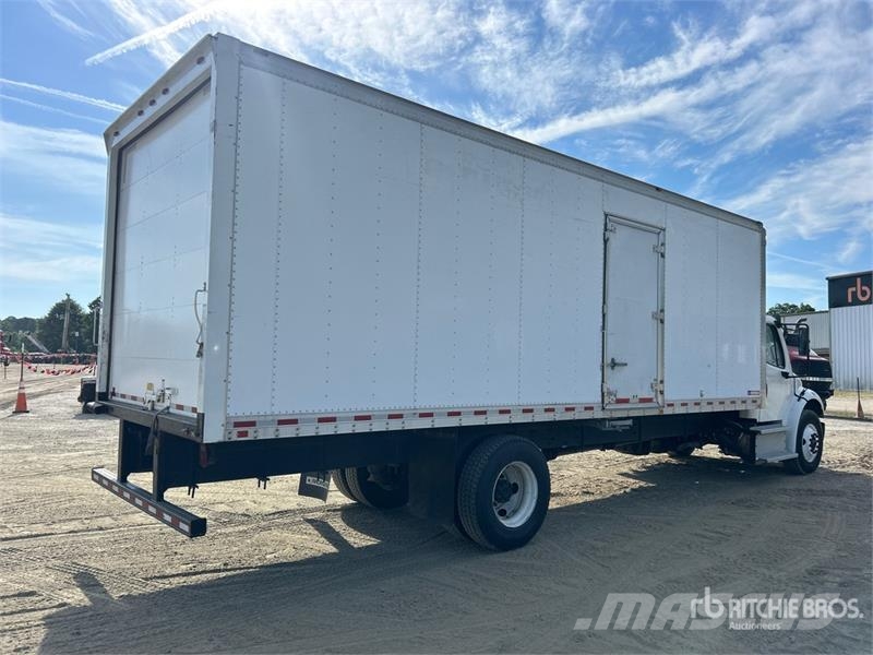 Freightliner M2 106 4x2 Van Truck Camiones con caja de remolque