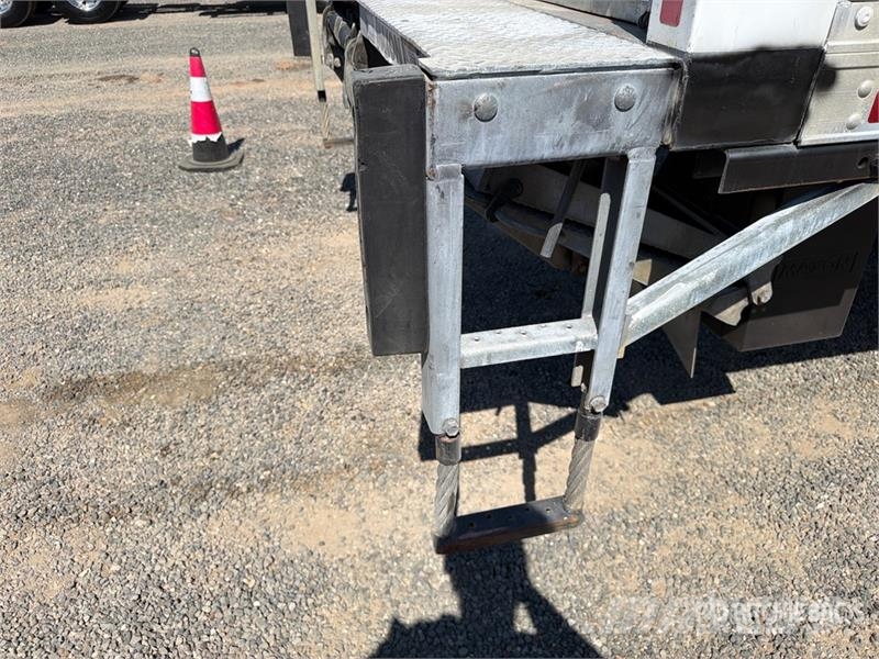 Freightliner M2 106 4x2 Van Truck Sanduk kamioni