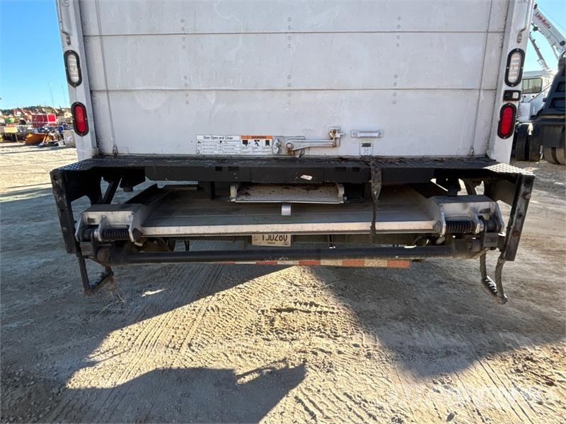 Freightliner M2 106 4x2 Van Truck Furgons
