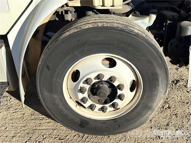 Freightliner M2 106 4x2 Van Truck Furgons