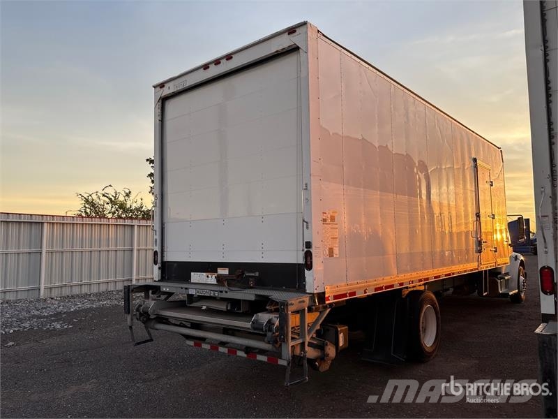 Freightliner M2 106 4x2 Van Truck Furgons