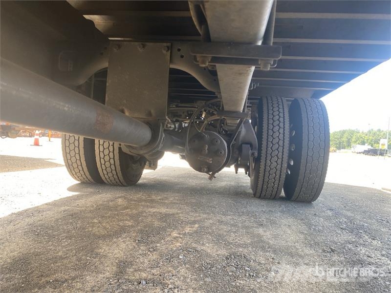 Freightliner M2 106 4x2 Van Truck Каросерии