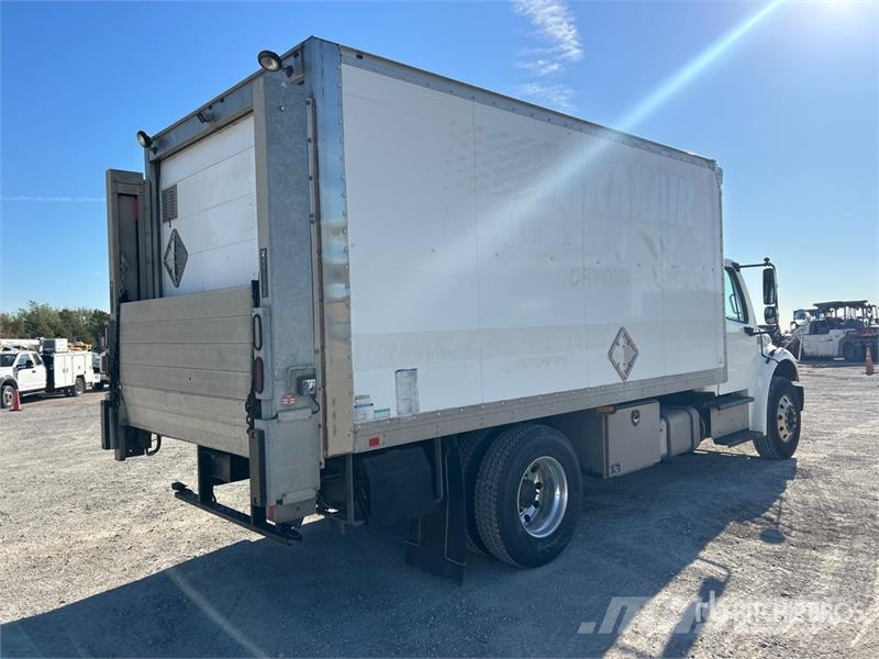 Freightliner M2 106 4x2 Van Truck Фургони