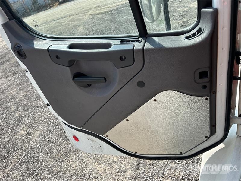 Freightliner M2 106 4x2 Van Truck Box trucks
