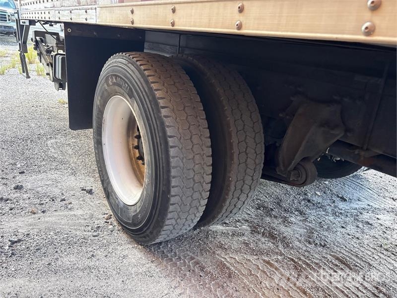 Freightliner M2 106 4x2 Van Truck ボックスボディー、ウイング、箱車