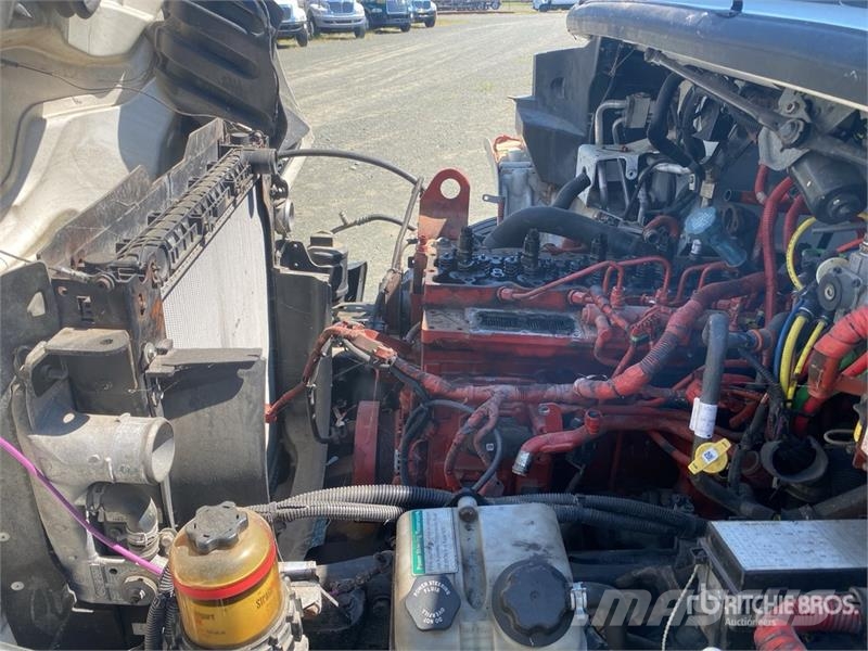 Freightliner M2 106 4x2 Van Truck (Inoperable) Camion cassonati