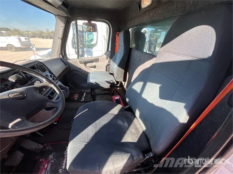 Freightliner M2 106 4x2 S/A Dump Truck Camiones bañeras basculantes o volquetes