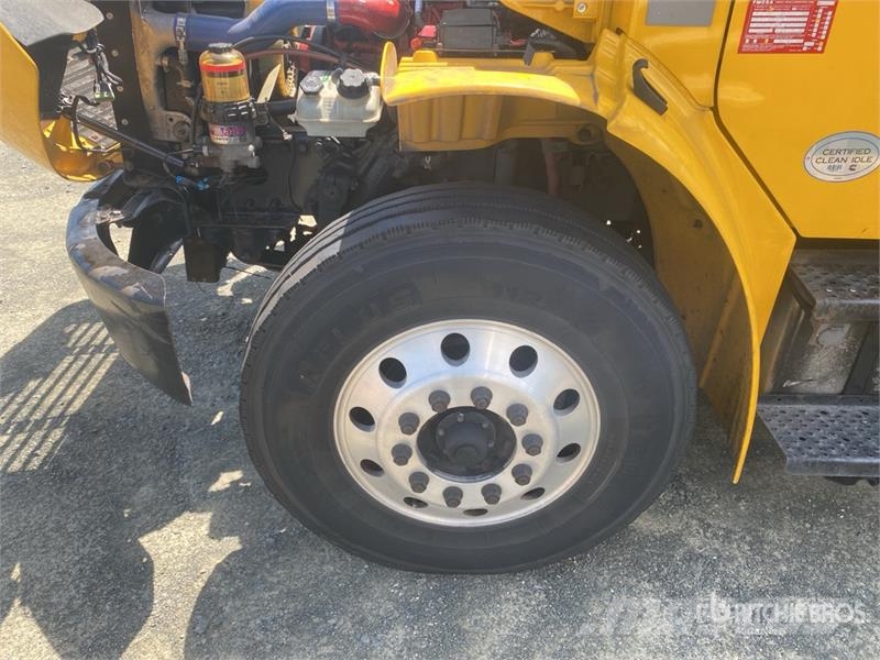 Freightliner M2 106 4x2 Van Truck Каросерии