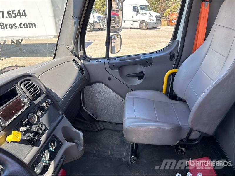 Freightliner M2 106 6x4 Water Truck Kamioni za vodu