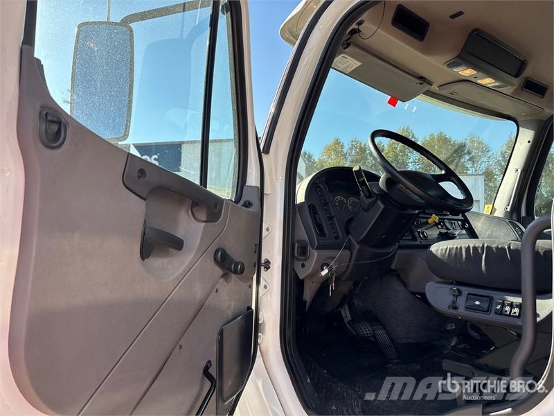 Freightliner M2 106 6x4 Moving Van Truck Kofferaufbau