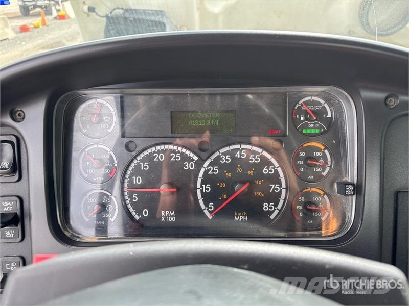 Freightliner M2 106 6x4 Water Truck Ūdens mašīnas