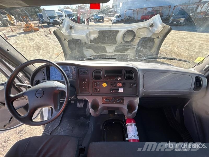Freightliner M2 106 6x4 Moving Van Truck Kofferaufbau