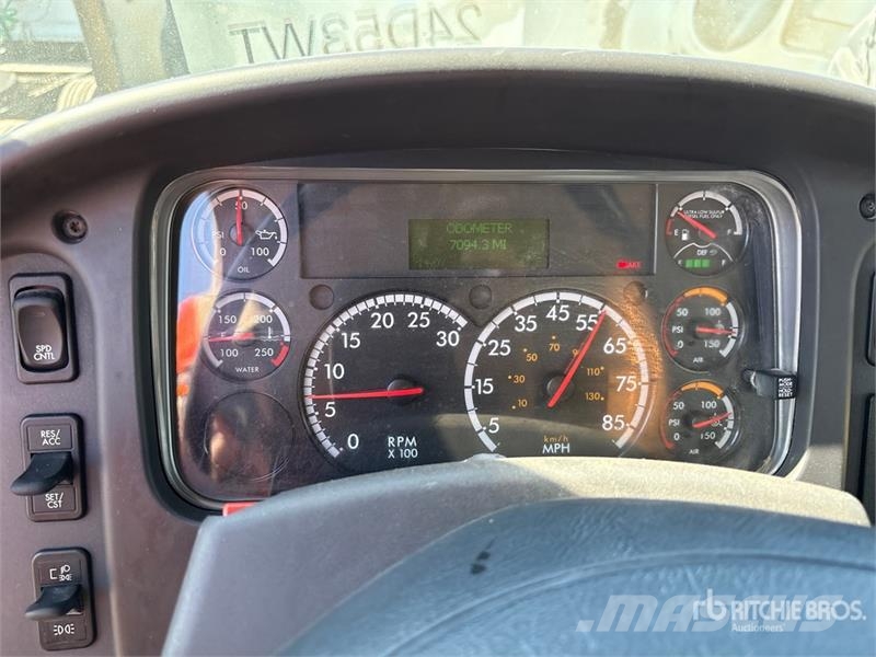 Freightliner M2 106 6x4 Water Truck Kamioni za vodu