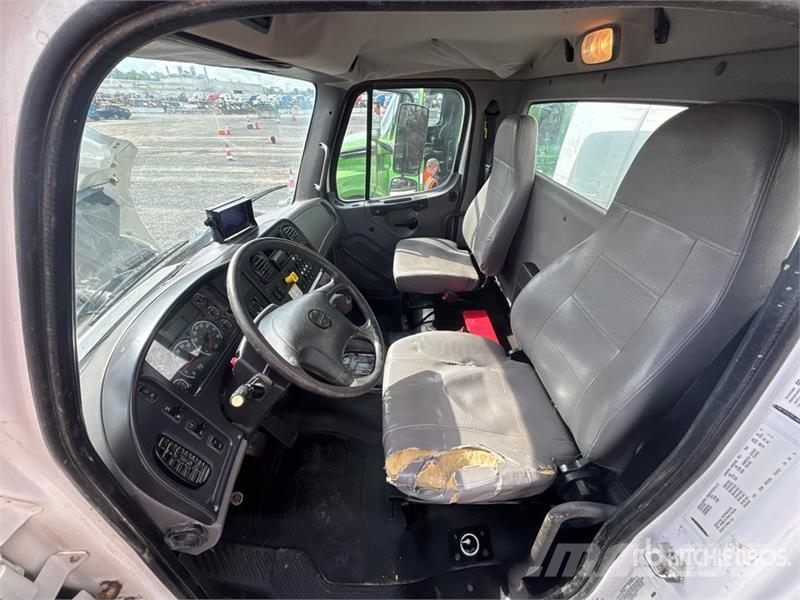 Freightliner M2 106 6x4 Water Truck Ūdens mašīnas