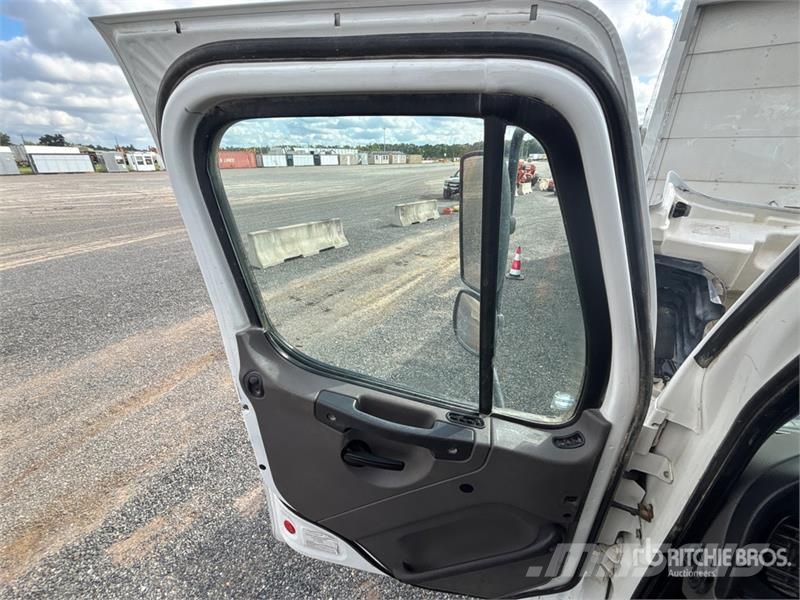 Freightliner M2 106 6x4 Water Truck Ūdens mašīnas