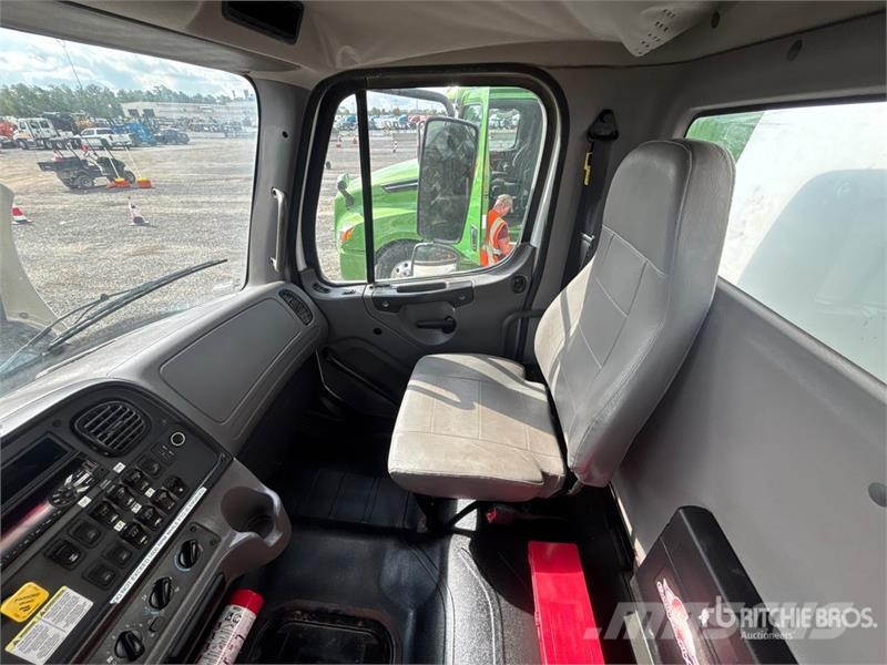 Freightliner M2 106 6x4 Water Truck Ūdens mašīnas