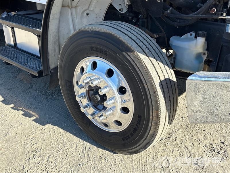 Freightliner M2 106 6x4 Moving Van Truck Kofferaufbau