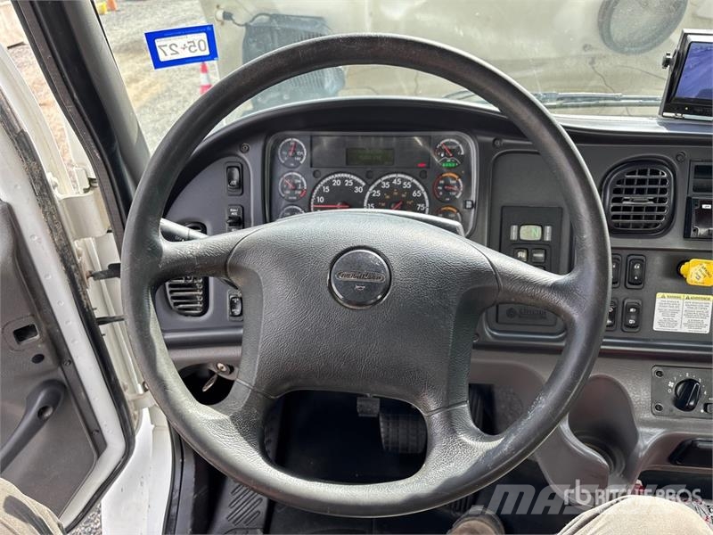 Freightliner M2 106 6x4 Water Truck Ūdens mašīnas