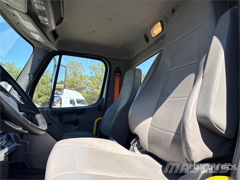 Freightliner M2 106 6x4 Water Truck Kamioni za vodu