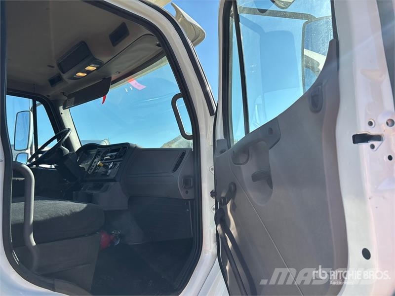 Freightliner M2 106 6x4 Moving Van Truck Kofferaufbau