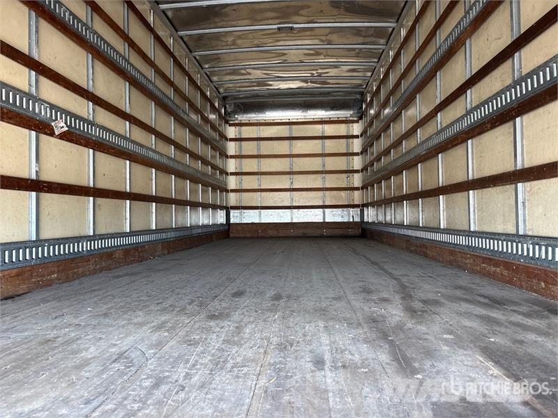 Freightliner M2 106 Van Truck Tovornjaki zabojniki
