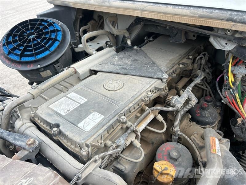 Freightliner M2 112 Teherautóra szerelt emelők és állványok