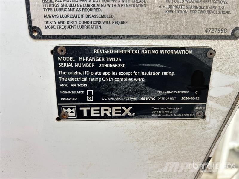Freightliner M2 112 Teherautóra szerelt emelők és állványok