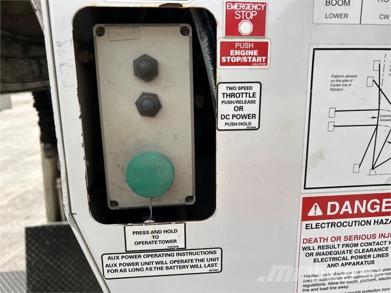 Freightliner M2 112 Teherautóra szerelt emelők és állványok