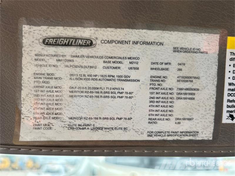 Freightliner M2 112 Teherautóra szerelt emelők és állványok