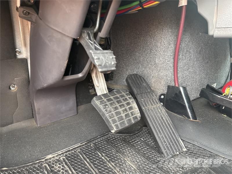 Freightliner M2106 4x2 Van Truck Furgoonautod
