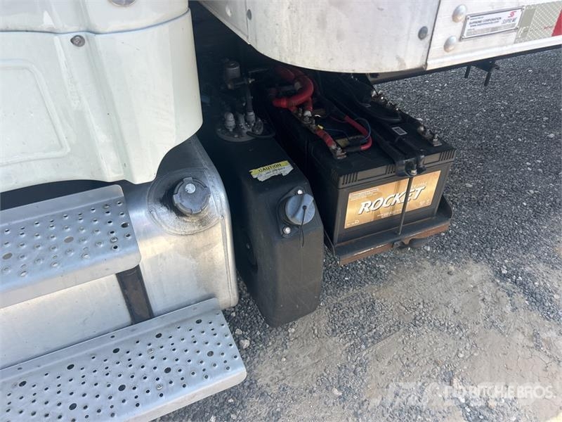 Freightliner M2106 4x2 Van Truck (Inoperable) شاحنات ذات هيكل صندوقي