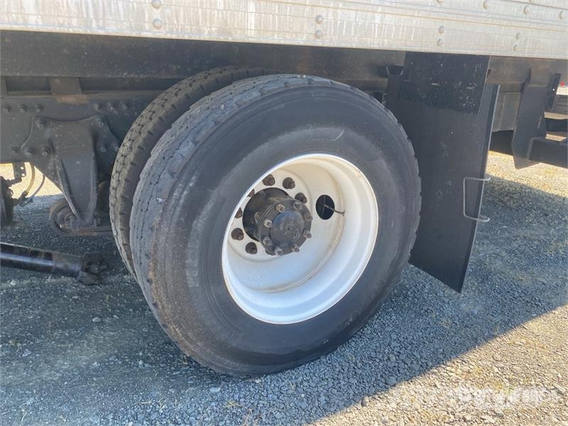 Freightliner M2106 4x2 Van Truck (Inoperable) Sanduk kamioni