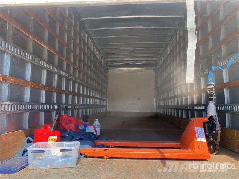Freightliner M2106 4x2 Van Truck (Inoperable) Sanduk kamioni