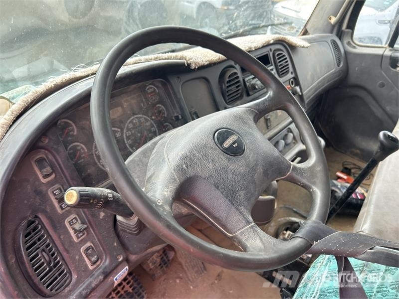 Freightliner M2106 4x2 S/A Dump Truck Самоскиди
