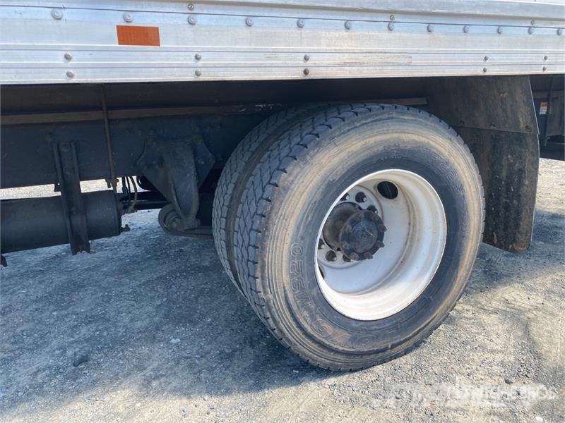 Freightliner M2106 4x2 Van Truck Sanduk kamioni