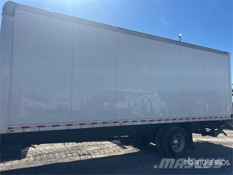 Freightliner M2106 4x2 Van Truck Фургони