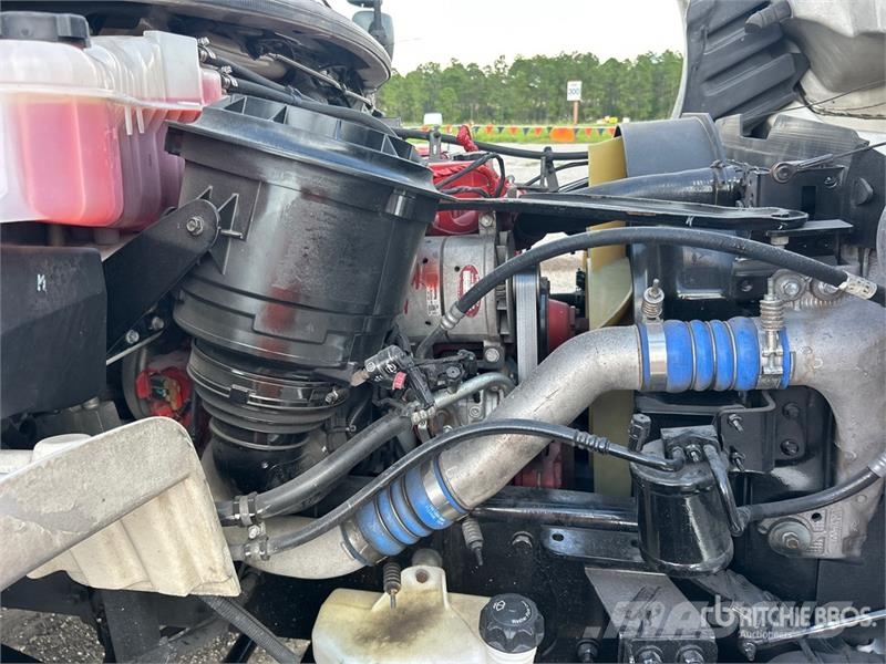 Freightliner M2106 4x2 Van Truck (Inoperable) Furgons