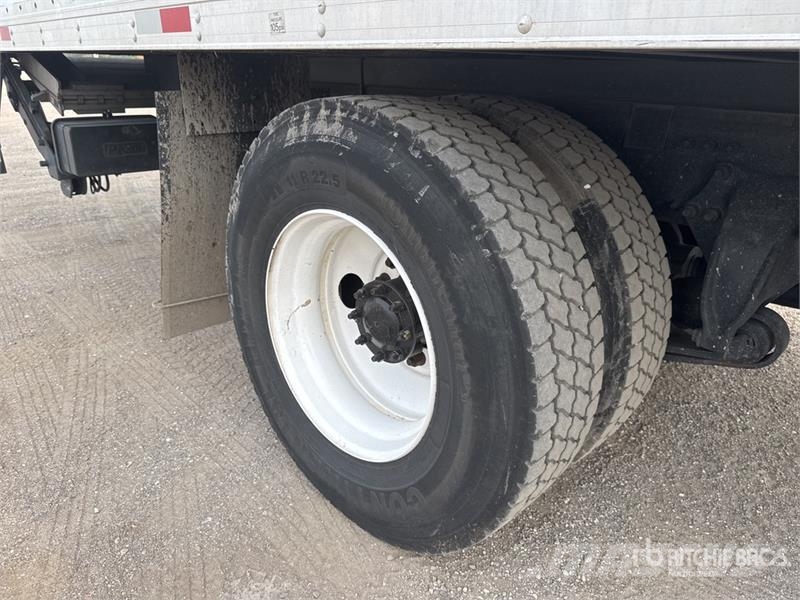 Freightliner M2106 4x2 Van Truck Furgoonautod