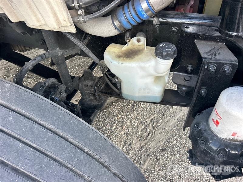 Freightliner M2106 4x2 Van Truck (Inoperable) Furgons