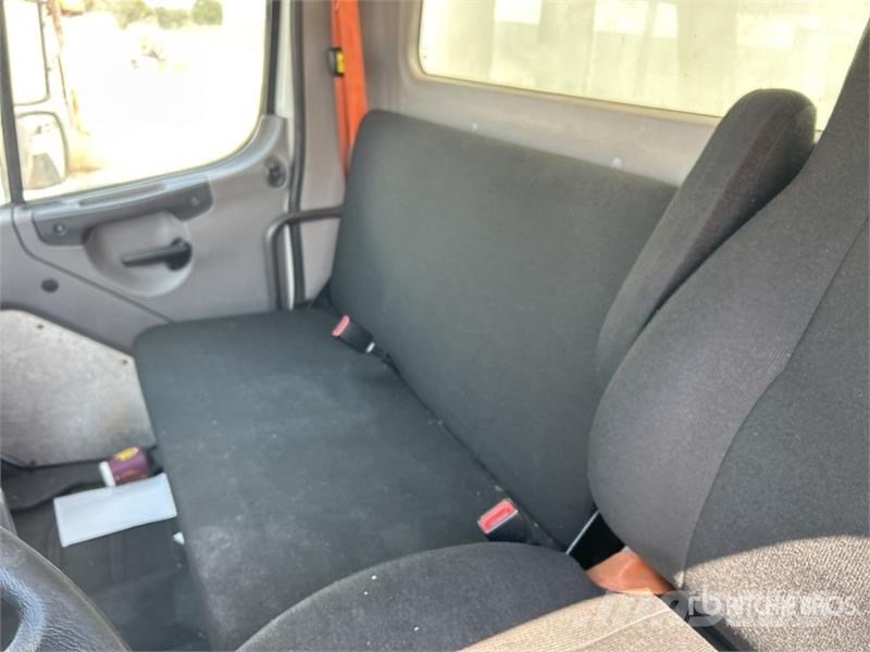 Freightliner M2106 4x2 Van Truck Φορτηγά Κόφα