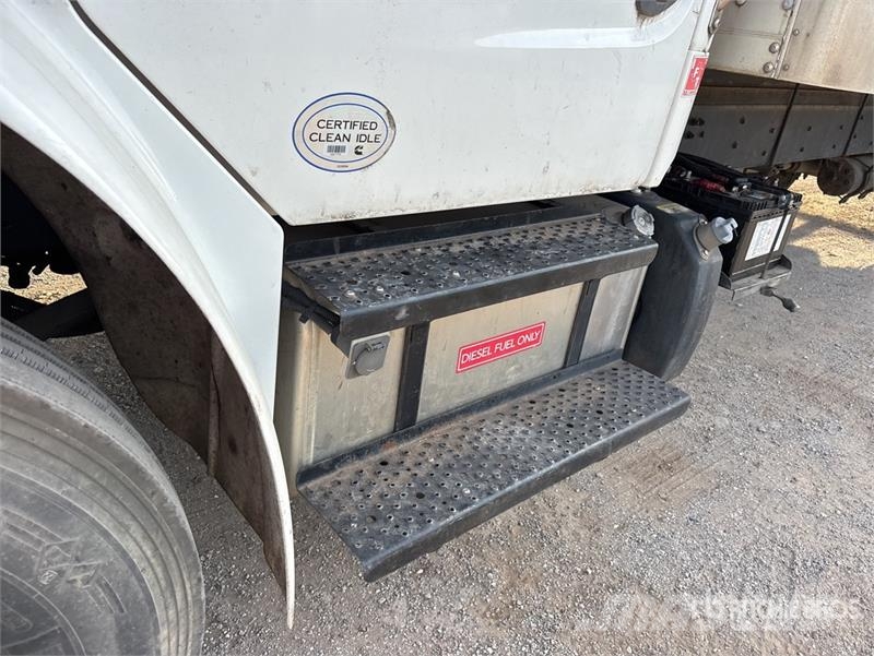 Freightliner M2106 4x2 Van Truck Camiones con caja de remolque